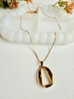 Elegant Twist Oval Gold Pendant Necklace