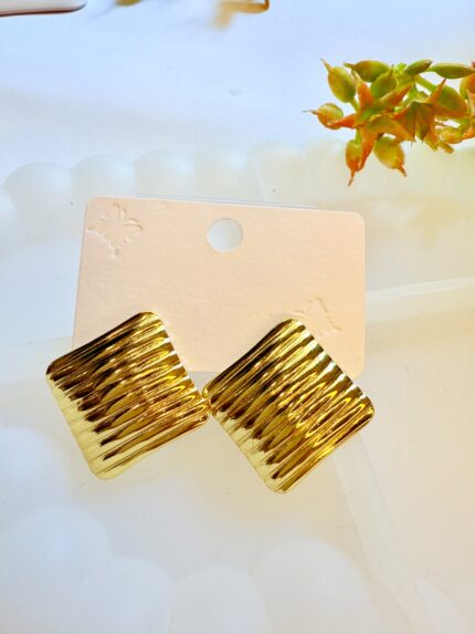 Polished Ribbed Square Earrings