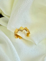 Textured Gold Link Ring – Bold and Unique Design - Image 3