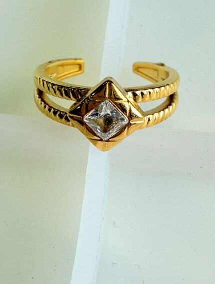 Gold Pyramid Crystal Ring – Bold & Elegant