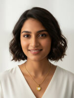 Vintage-Style Gold Heart Pendant Necklace with Enamel Center - Image 2