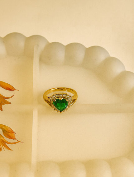 Royal Emerald Heart Gold Ring